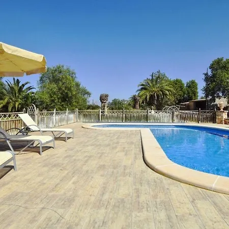 Mit Pool Und Internet Fuer 12 Personen